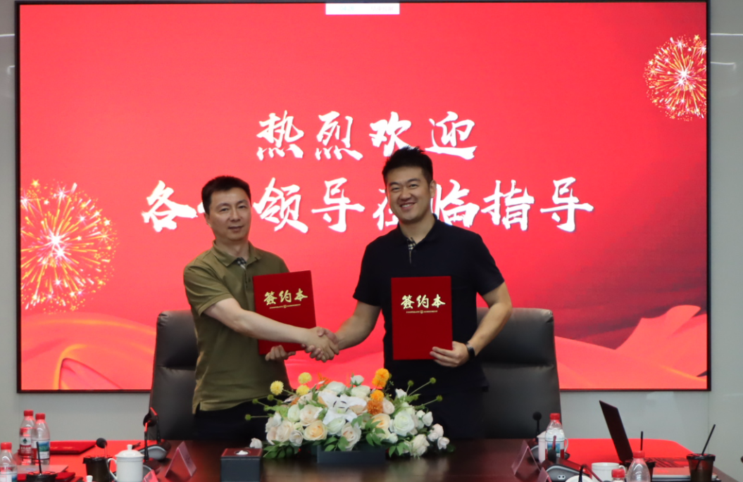 從“智造標(biāo)桿”到“服務(wù)方案”：華翔集團(tuán)系統(tǒng)化輸出精益管理與AI數(shù)字化能力，開啟“智造+服務(wù)”全新階段